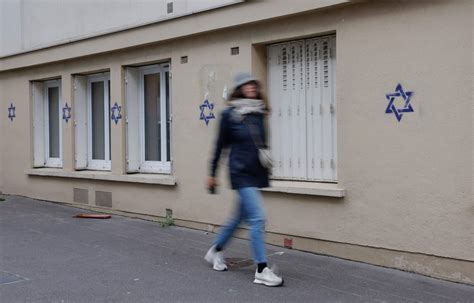 Stars of David tags in Paris linked to pro-Russia interference: reports